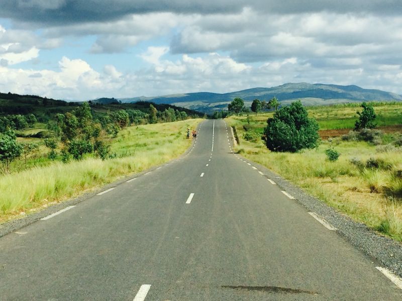 La RN43, Route nationale 43, au centre de Madagascar relie à elle seule 3 régions : Vakinankaratra, Itasy et Bongolava.
